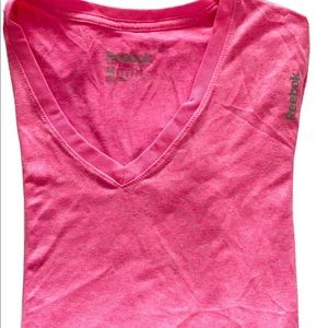 Reebok Women’s Athletic Shirt Size (M)